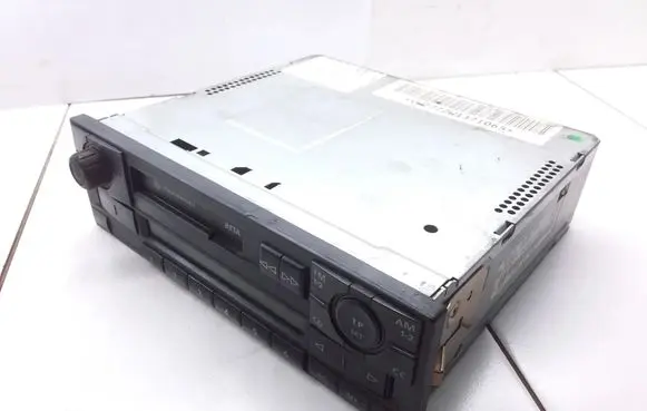 Volkswagen Golf IV Radio/CD/DVD/GPS head unit 1J0035152B 91833981