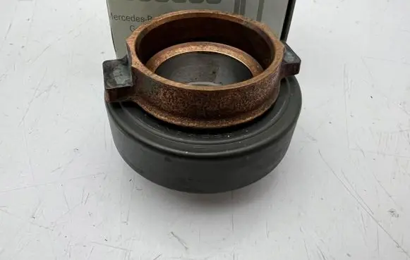 Mercedes-Benz 190 W201 clutch release bearing A1102500015