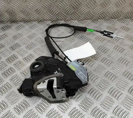 Lexus RX 450H Coupe door lock (next to the handle) 6904048080