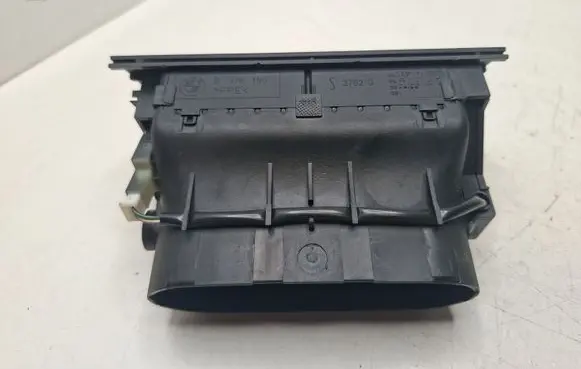 BMW 5 E39 Rear air vent grill 8376150