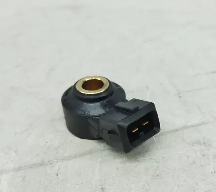 Mercedes-Benz E W124 Detonation knock sensor 0261231188 A0041534628 A0031538928