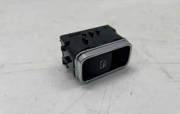 Mercedes-Benz CLA C118 X118 Electric window control switch A1679050201