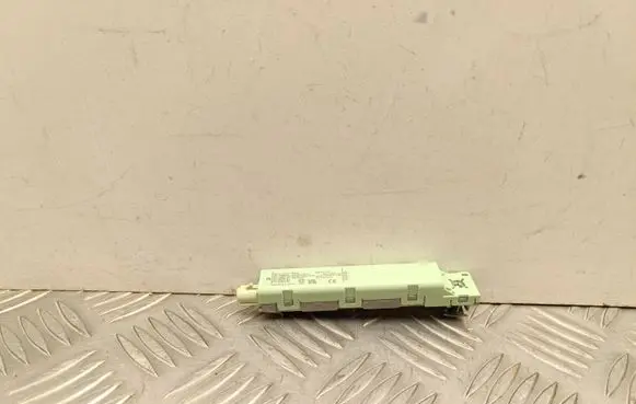 Skoda Enyaq iV Aerial antenna amplifier 5LE035577