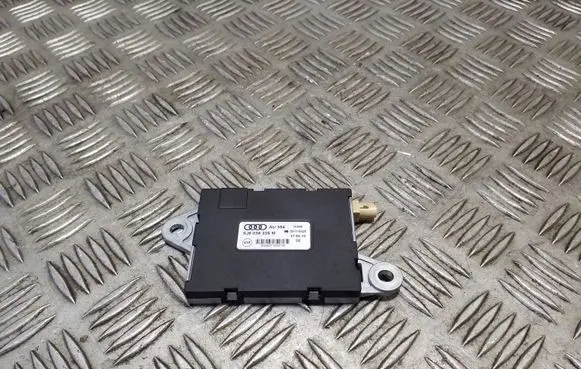 Audi TT TTS Mk2 Aerial antenna amplifier 8J8035225M