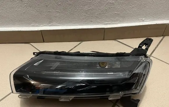 Dacia Spring Headlight/headlamp 266052417R