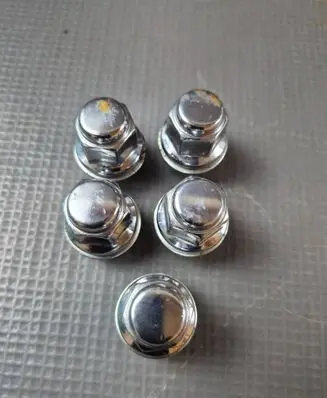 Toyota Yaris Cross Nuts/bolts