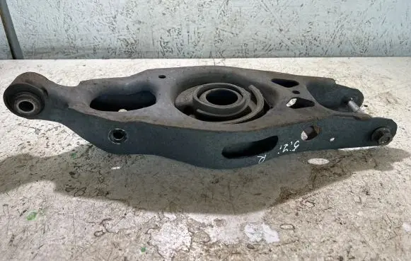 Dodge Challenger Rear upper control arm/wishbone