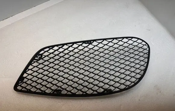 Mercedes-Benz E A207 Front bumper lower grill A2078850424