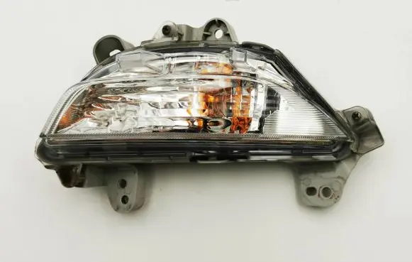 Mazda 3 II Front bumper turn signal K2442