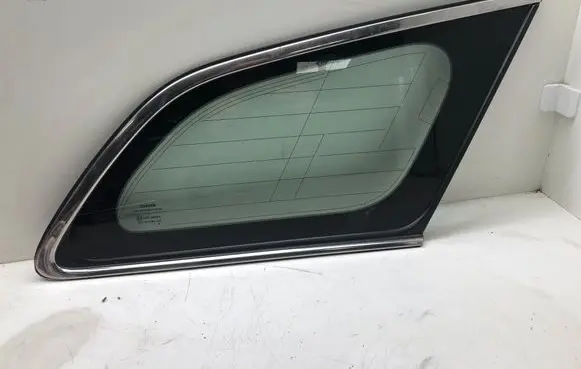 Toyota Avensis T270 Rear side window 43R00048 DOT24M188AS2