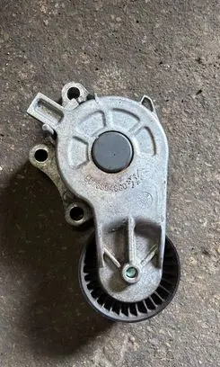 Peugeot 2008 I Generator/alternator belt tensioner 9676854880