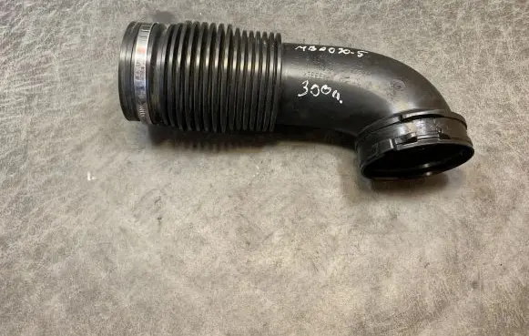 Mercedes-Benz B W246 W242 Air intake hose/pipe A6510902242