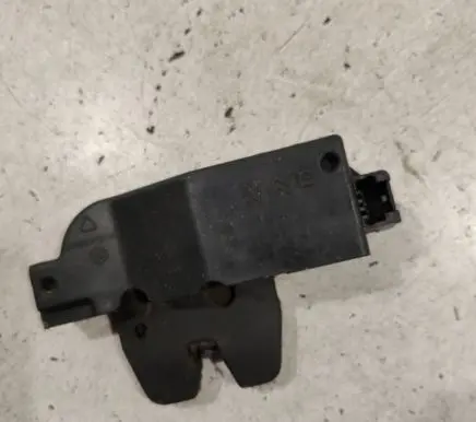Peugeot 607 Tailgate/trunk/boot lock/catch/latch
