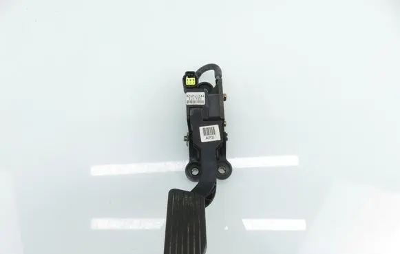 Hyundai Tucson JM Accelerator throttle pedal 