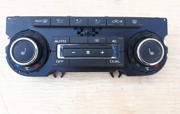 Skoda Yeti (5L) Climate control unit 3T0907044BJ