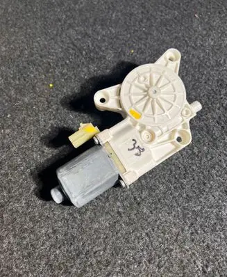 Chrysler Grand Voyager V Rear door window regulator motor 3018076D