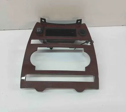 Dashboard glove box trim