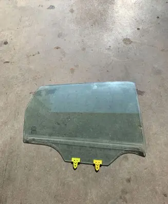 Nissan Qashqai Rear door window glass 43R00048 DOT24M188AS2