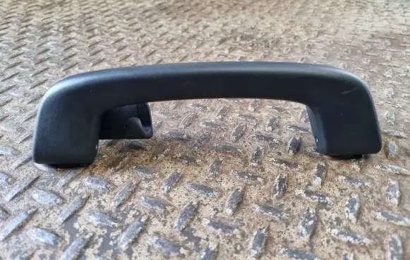 Rear interior roof grab handle