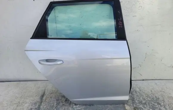 Seat Leon (5F) Rear door