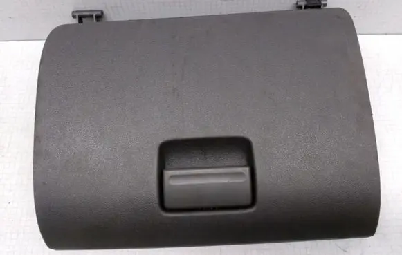 Ford Focus Glove box lid/cover 