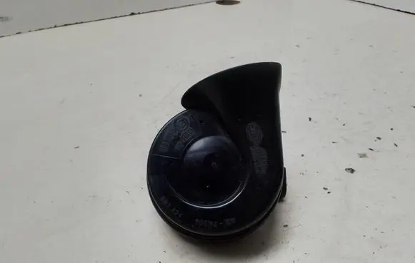 Volkswagen Golf V Horn signal E1000209
