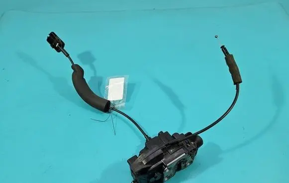 Renault Megane III Front door lock 805030001R IMPRK1558168
