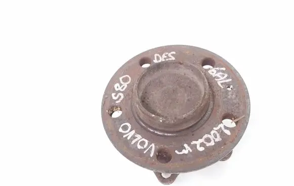 Rear wheel hub