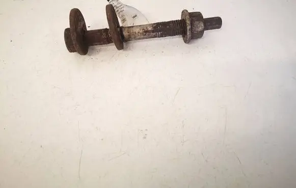 Land Rover Discovery 3 - LR3 Nuts/bolts 