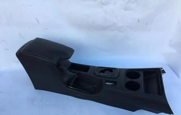 Toyota Hilux VIII Center console 