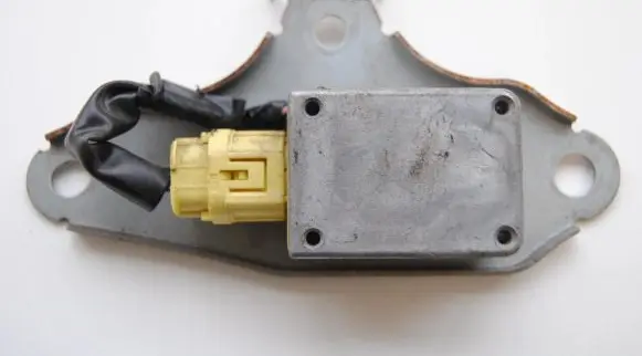 Lexus IS 200-300 Airbag deployment crash/impact sensor