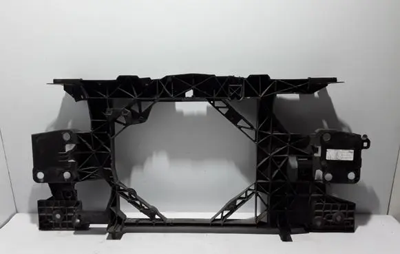 Renault Megane III Radiator support slam panel