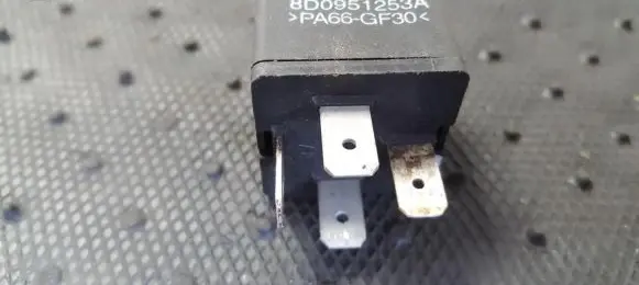 Audi A6 S6 C6 4F Other relay 8D0951253A