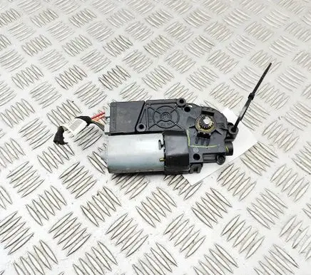 Jeep Grand Cherokee (WK) Sunroof motor/actuator 30020271J