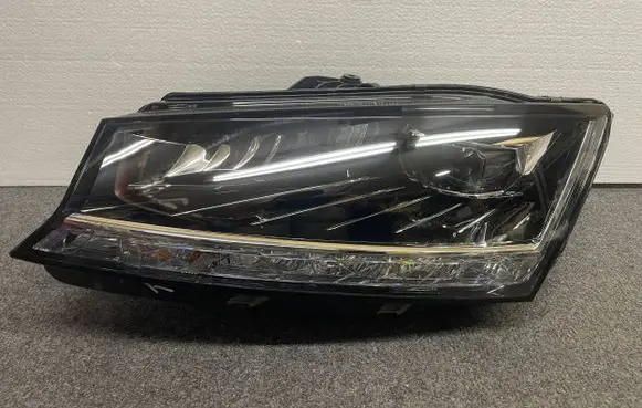 Skoda Fabia Mk3 (NJ) Headlight/headlamp 6V1941015F