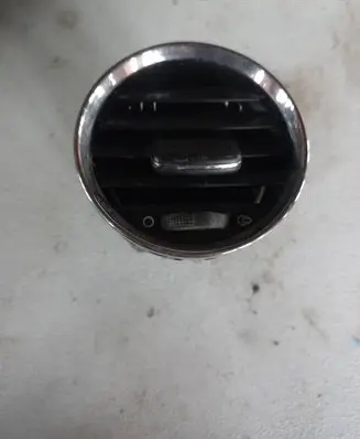 Peugeot 308 Dash center air vent grill 9658515377