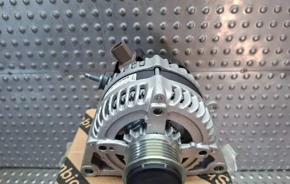Fiat 500X Generator/alternator S26337838 51984063