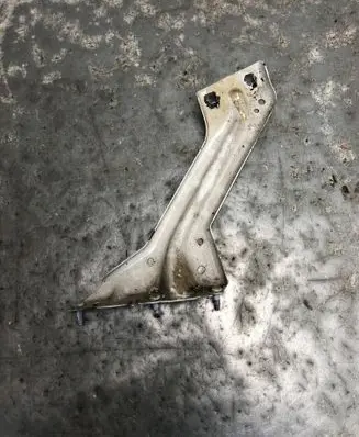 Audi Q5 SQ5 Fender mounting bracket 8R0821135-BILI 8R0821135