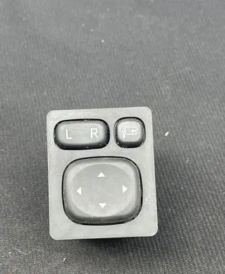 Toyota Auris E180 Wing mirror switch 183779