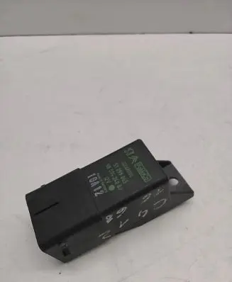 Citroen C4 II Glow plug pre-heat relay 9802424080 51299065