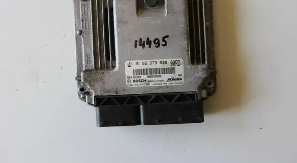 Opel Insignia A Engine control unit/module 55573539 55573560 0281015774
