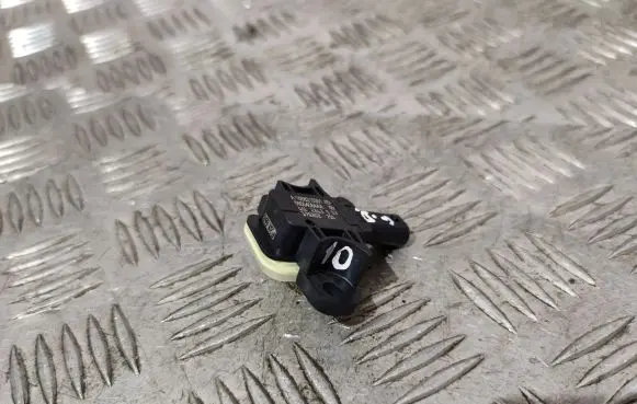 Mercedes-Benz GLE (W166 - C292) Airbag deployment crash/impact sensor A1668210351