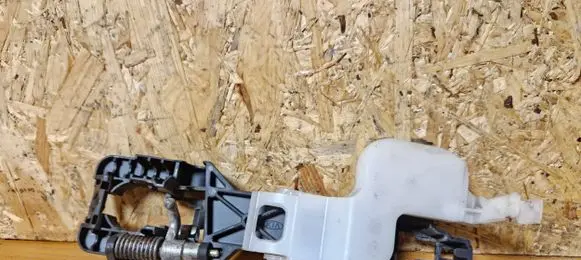 Front door exterior handle/bracket