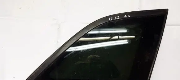 Chrysler Pacifica Rear side window