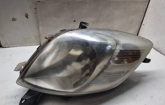 Toyota Yaris Headlight/headlamp 89900736 811100D120