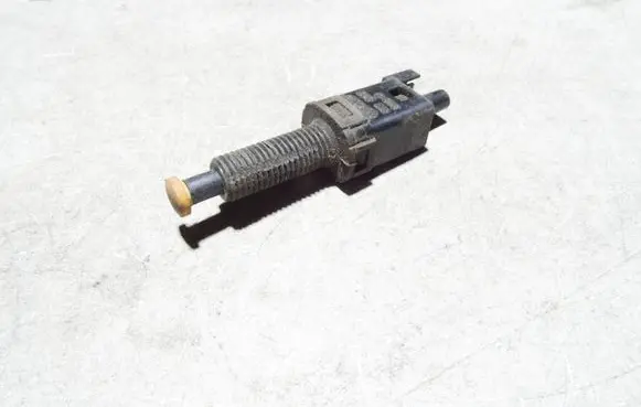 Audi A6 S6 C5 4B Brake pedal sensor switch 811907343B