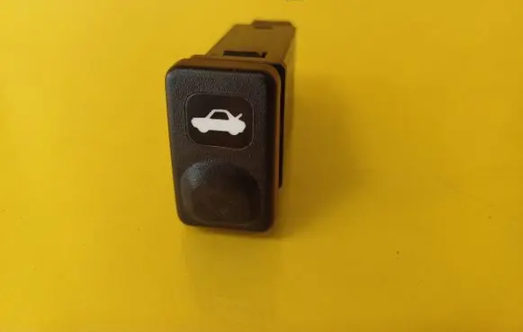 KIA Sportage Tailgate opening switch 