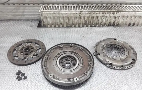 Volvo V50 Clutch set kit 3M517563BC 3M516477EB