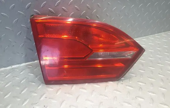 Volkswagen Jetta VI Tailgate rear/tail lights 5C6945259 5C6945259A
