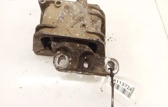Volkswagen PASSAT B6 Engine mount bracket 1K0199262